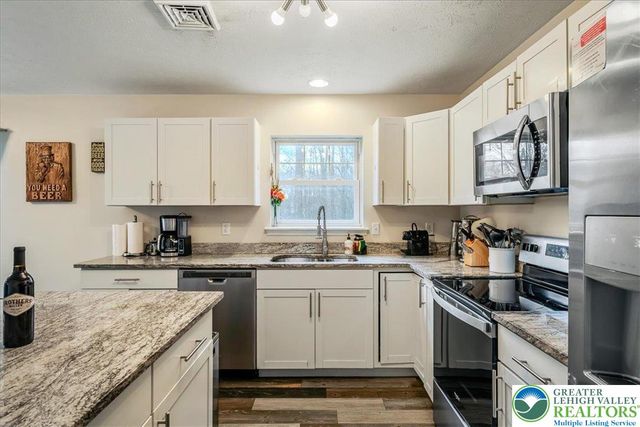 2127 Warwick Circle, Coolbaugh Twp, PA 18466