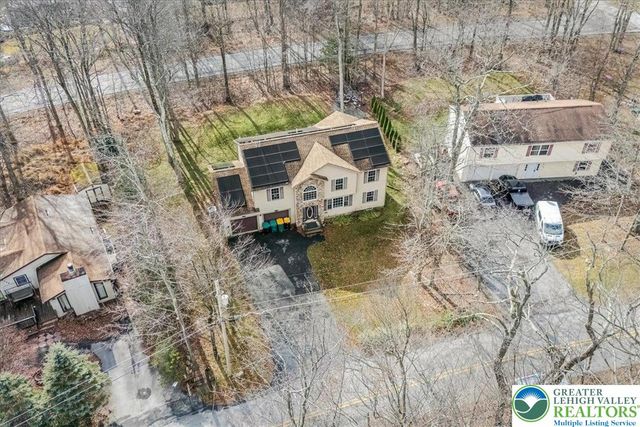 2127 Warwick Circle, Coolbaugh Twp, PA 18466
