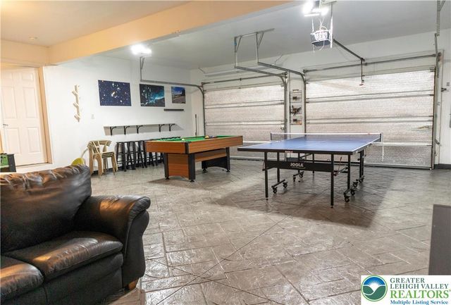 2127 Warwick Circle, Coolbaugh Twp, PA 18466