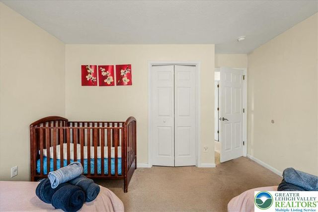 2127 Warwick Circle, Coolbaugh Twp, PA 18466