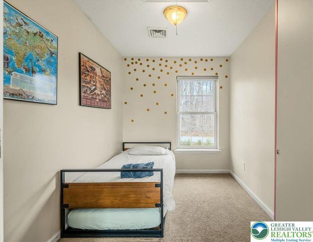2127 Warwick Circle, Coolbaugh Twp, PA 18466