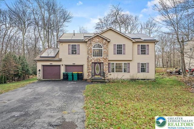 2127 Warwick Circle, Coolbaugh Twp, PA 18466