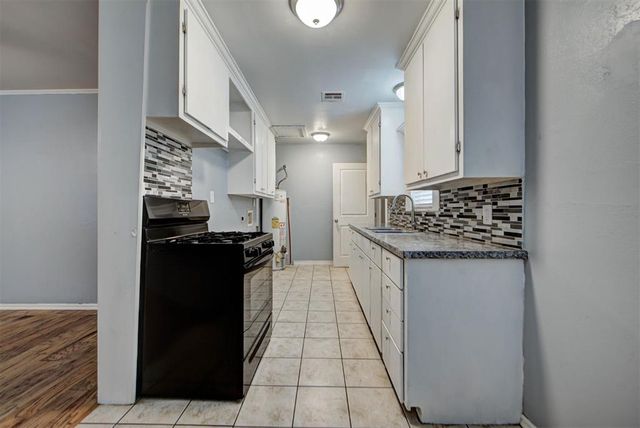 1440 SW 11th Street, Oklahoma City, OK 73108