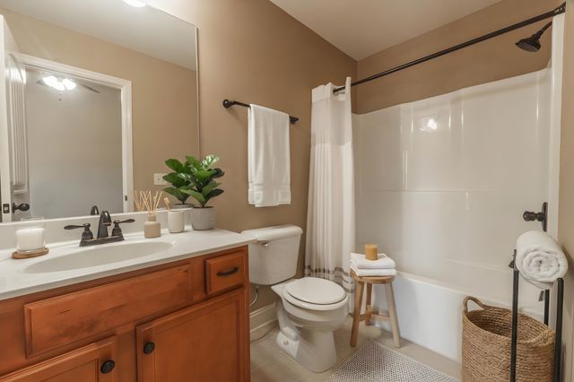 563 River Rock Blvd Apt B3, Murfreesboro, TN 37128