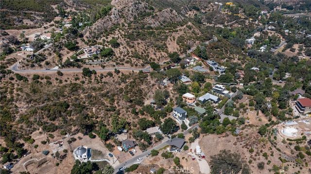 28923 Crags, Agoura Hills, CA 91301