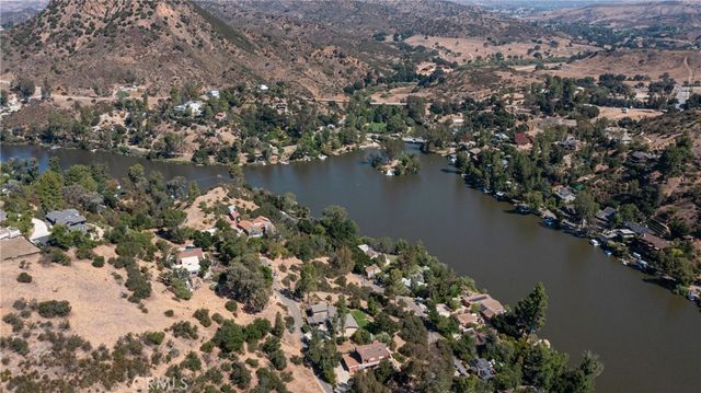 28923 Crags, Agoura Hills, CA 91301