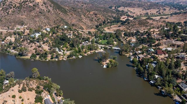 28923 Crags, Agoura Hills, CA 91301