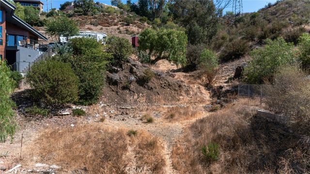 28923 Crags, Agoura Hills, CA 91301