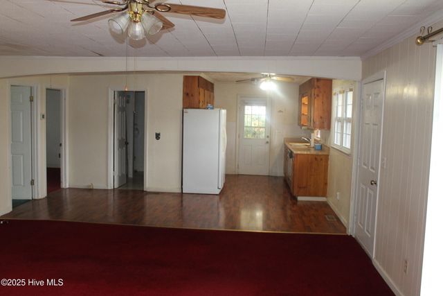 1312 Sunny Side Street, Whiteville, NC 28472