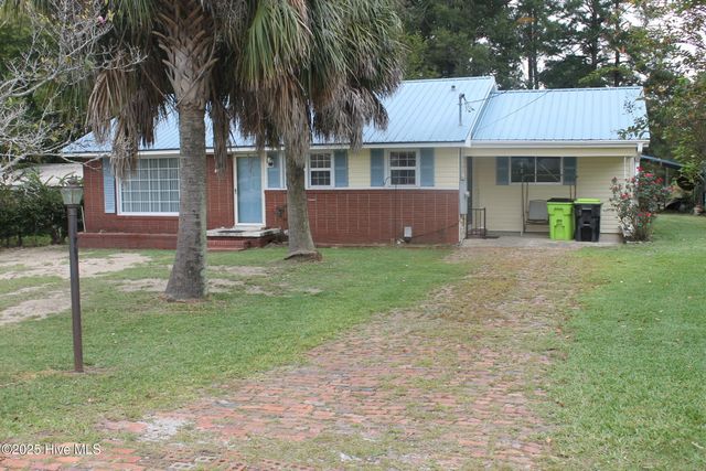 1312 Sunny Side Street, Whiteville, NC 28472