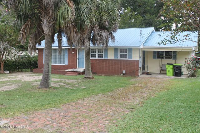 1312 Sunny Side Street, Whiteville, NC 28472