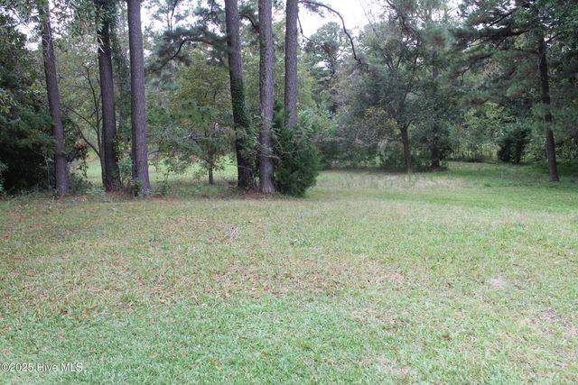 1312 Sunny Side Street, Whiteville, NC 28472