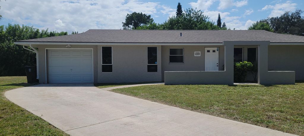 1502 SE Hearne Court, Port St. Lucie, Port St Lucie, FL 34952