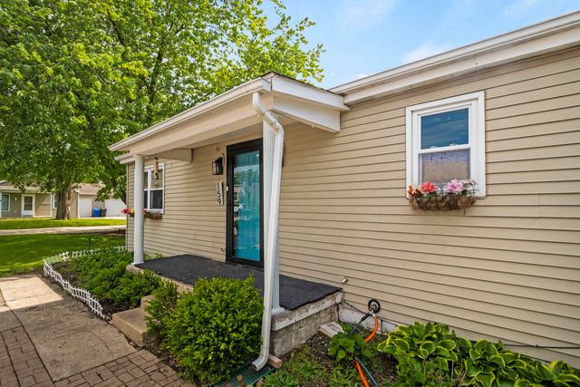 159 Josephine Avenue, South Elgin, IL 60177