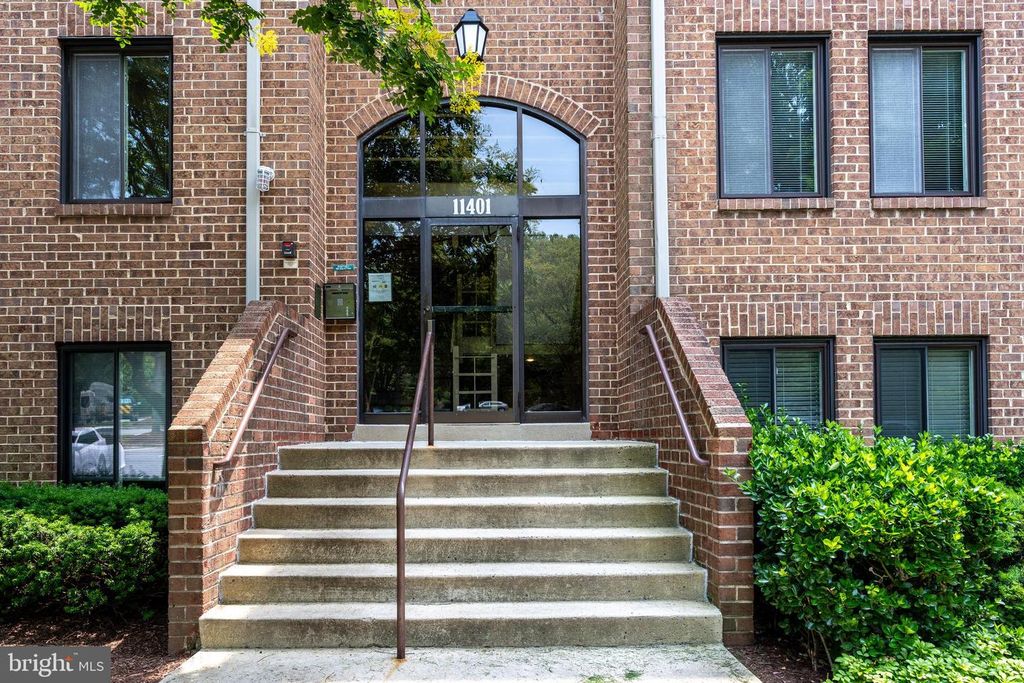 11401 COMMONWEALTH DR #204, Rockville, MD 20852