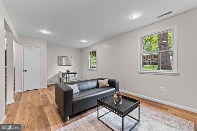 9518 CENTER ST, Vienna, VA 22181