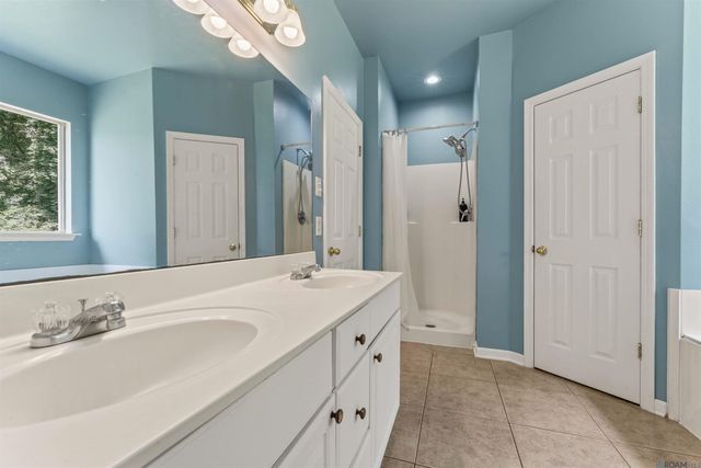 36484 Crestway Ave, Prairieville, LA 70769