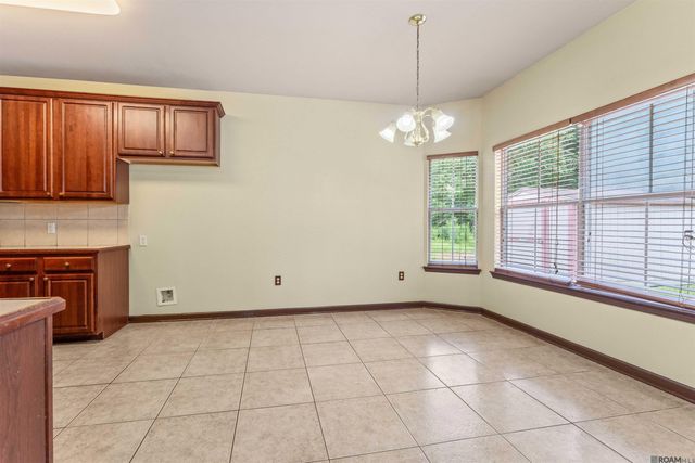 36484 Crestway Ave, Prairieville, LA 70769