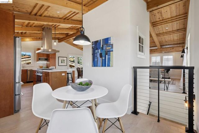 4436 Howe St, Oakland, CA 94611