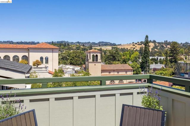 4436 Howe St, Oakland, CA 94611