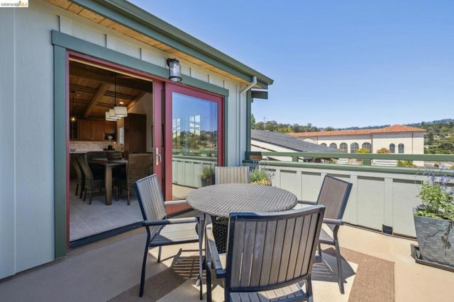 4436 Howe St, Oakland, CA 94611