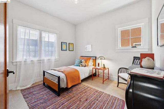 4436 Howe St, Oakland, CA 94611