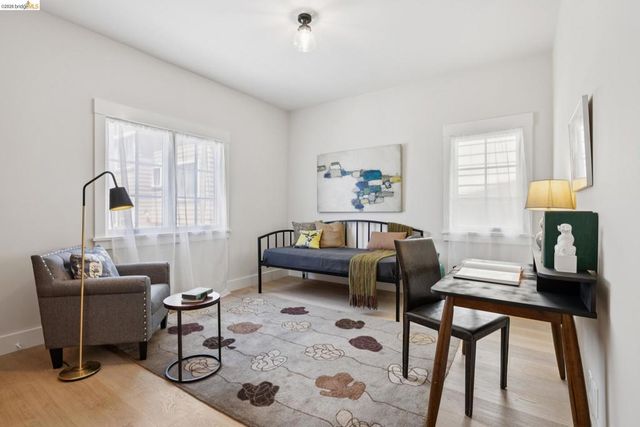 4436 Howe St, Oakland, CA 94611