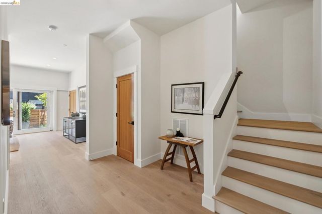 4436 Howe St, Oakland, CA 94611