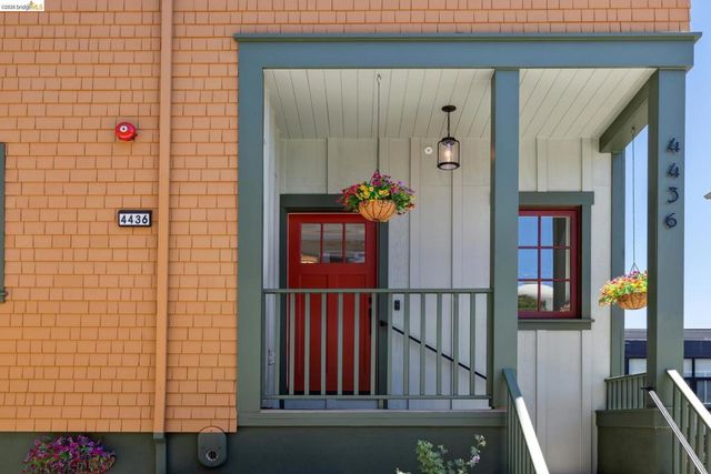 4436 Howe St, Oakland, CA 94611