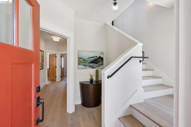 4436 Howe St, Oakland, CA 94611