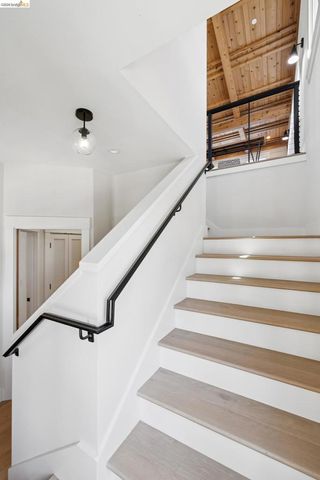 4436 Howe St, Oakland, CA 94611