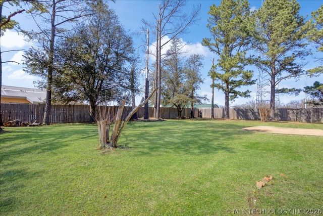 3007 N 12th Avenue, Durant, OK 74701