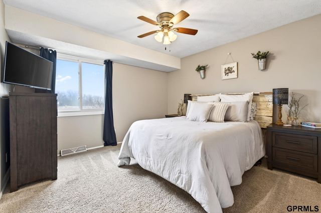 5201 Galloway Street, Omaha, NE 68157