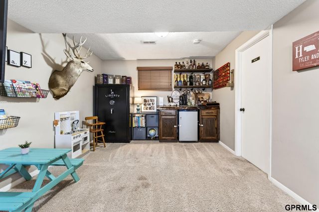 5201 Galloway Street, Omaha, NE 68157