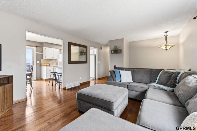 5201 Galloway Street, Omaha, NE 68157