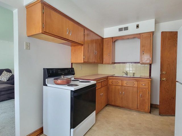 4900 W Oklahoma AVENUE, Milwaukee, WI 53219