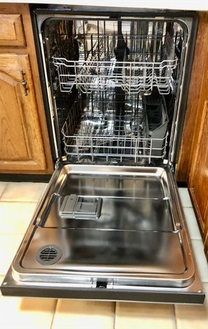 98 Apache Way 98, Tewksbury, MA 01876