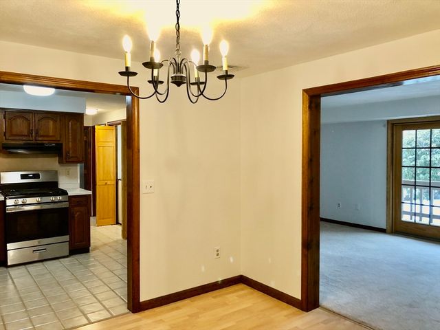 98 Apache Way 98, Tewksbury, MA 01876