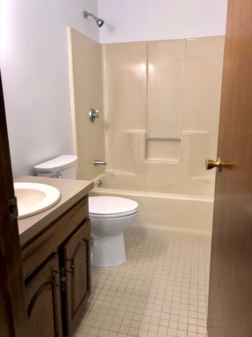 98 Apache Way 98, Tewksbury, MA 01876