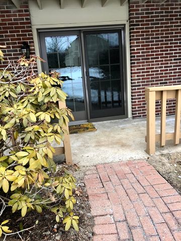 98 Apache Way 98, Tewksbury, MA 01876