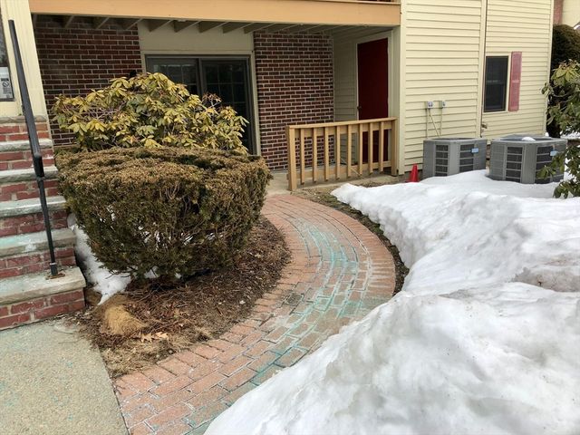 98 Apache Way 98, Tewksbury, MA 01876