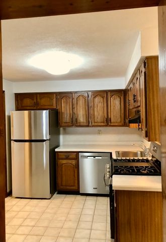 98 Apache Way 98, Tewksbury, MA 01876