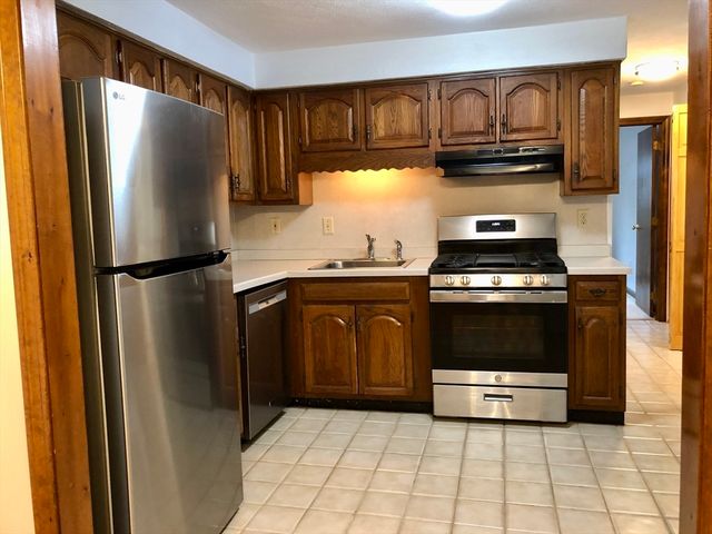 98 Apache Way 98, Tewksbury, MA 01876