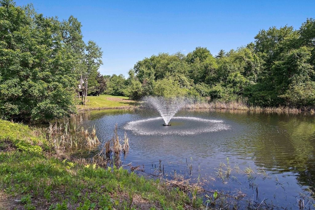 98 Apache Way 98, Tewksbury, MA 01876