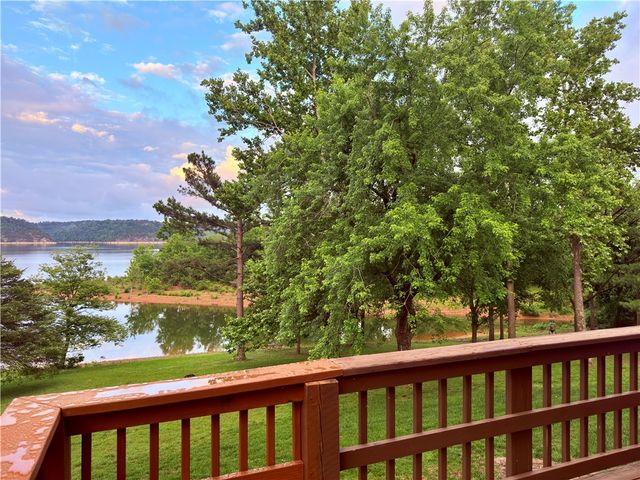 8060 Cedar Drive, Rogers, AR 72756