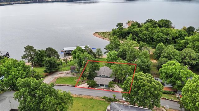 8060 Cedar Drive, Rogers, AR 72756