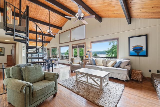 8060 Cedar Drive, Rogers, AR 72756