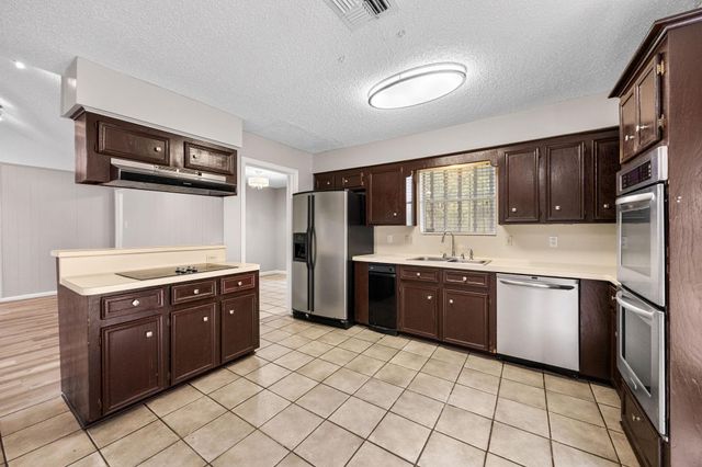 2211 Turtle Creek Drive, Missouri City, TX 77459