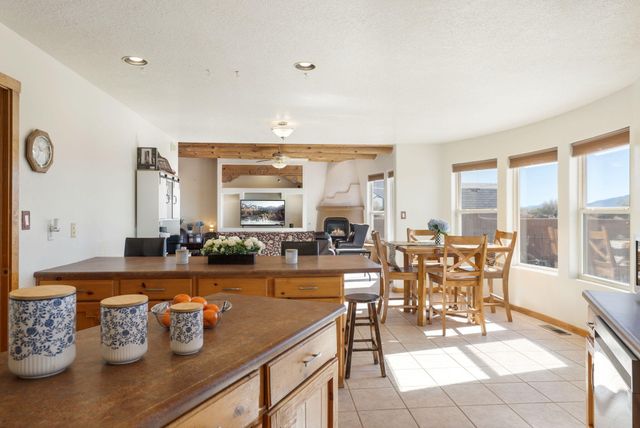 1460 Nez Perce Loop NE, Rio Rancho, NM 87144