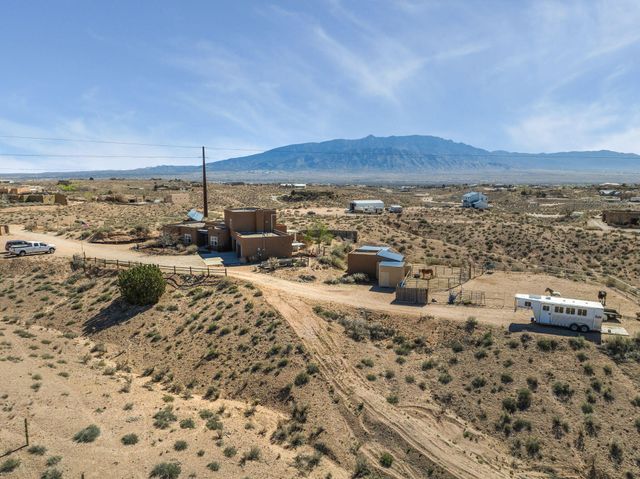 1460 Nez Perce Loop NE, Rio Rancho, NM 87144
